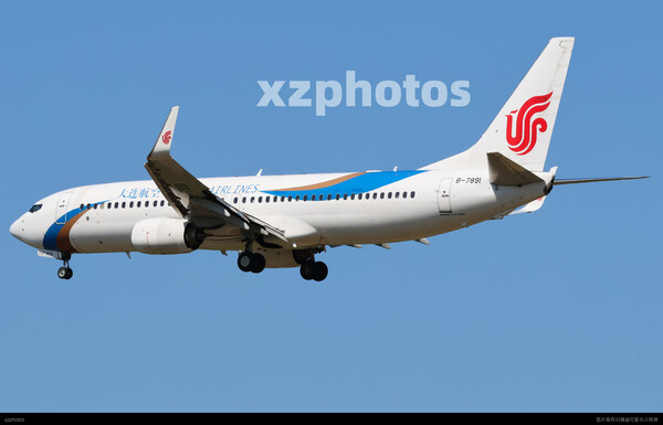 737