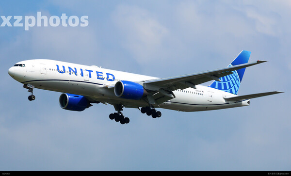 N204UA