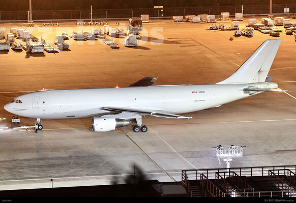 A300 货機离开澳门