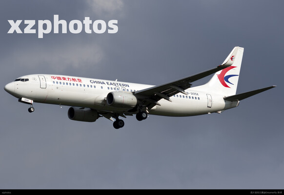 东航B738