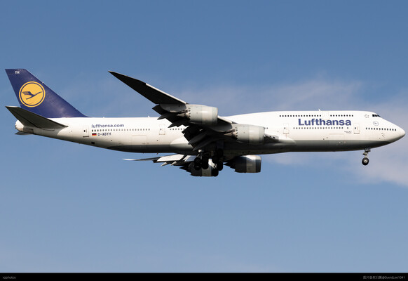 B748