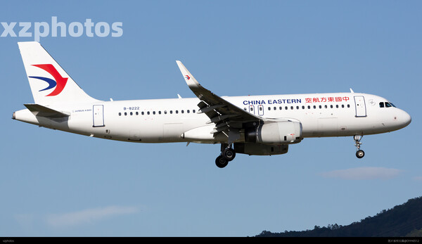 China Eastern Airlines A320 B-8222