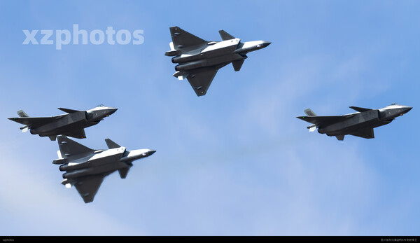 J-20编队