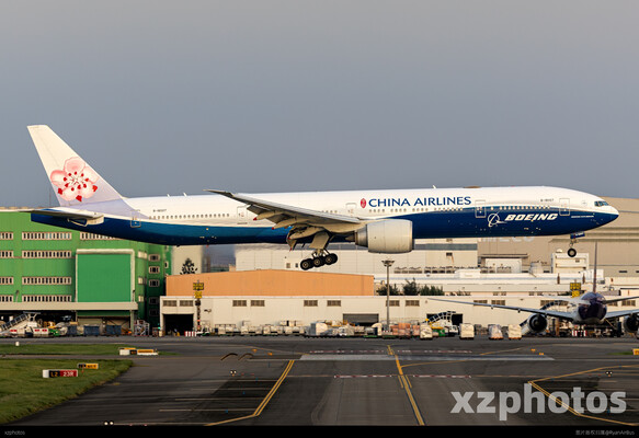 B-18007 Boeing Livery
