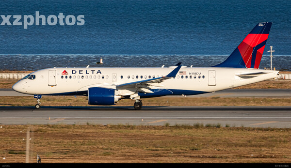 Delta Airlines A220-100 landing