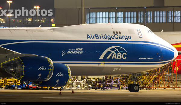 空桥747-8F