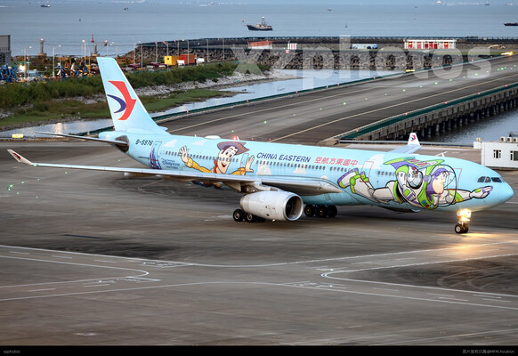 东航 333 巴斯光年