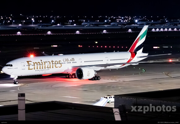阿聯酋航空77w夜拍