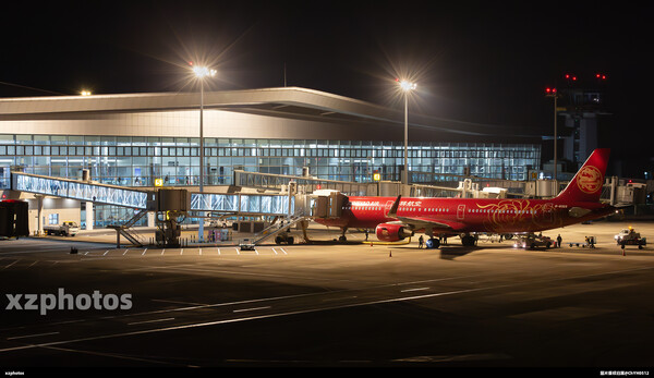 YLX航站楼和B-8068