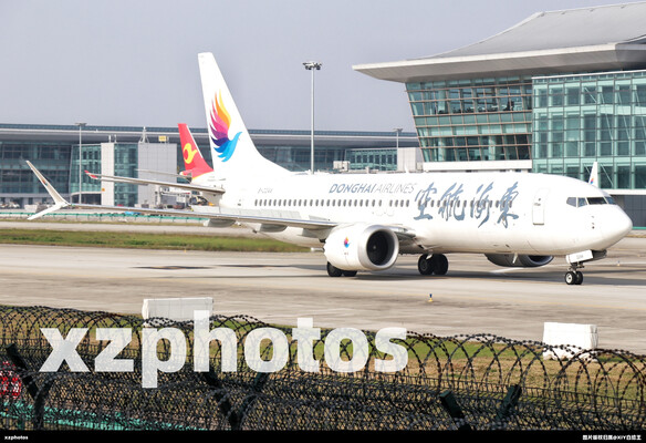 哥们，扰流板没关