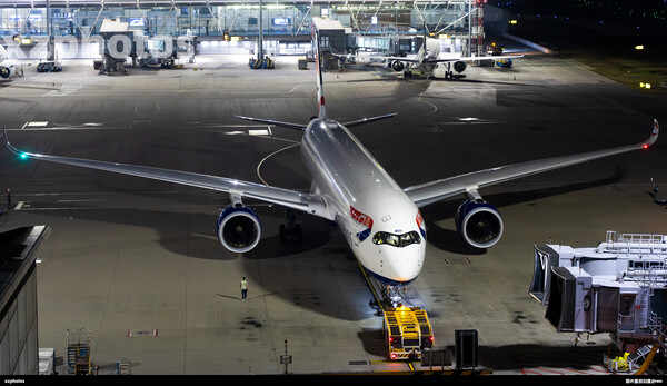 G-XWBP从N8机位推出启程前往伦敦希思罗