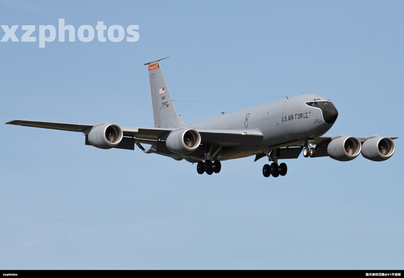 Kc-135 landing