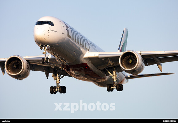 两桶一棍大墨镜