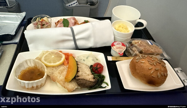 NH862首尔/金浦飞东京/羽田 公务舱餐食