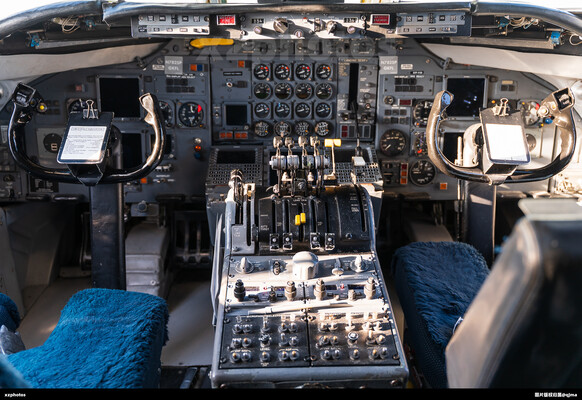 DC-8驾驶舱