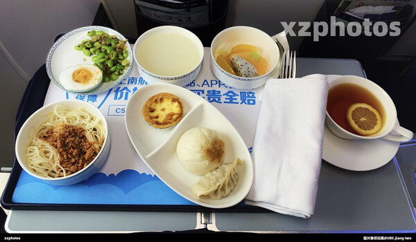 CZ6928海口至乌鲁木齐餐食