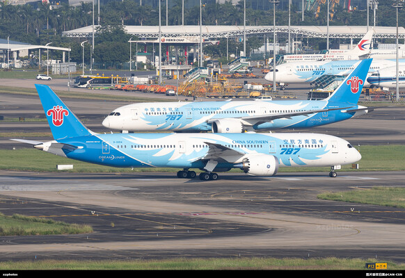 南南家的787相继出港