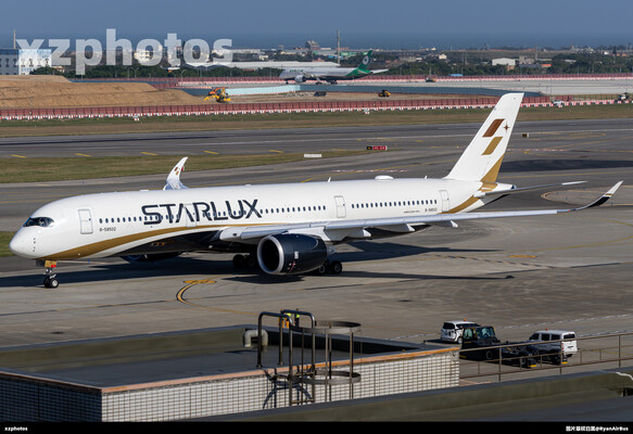 STARLUX A350-900