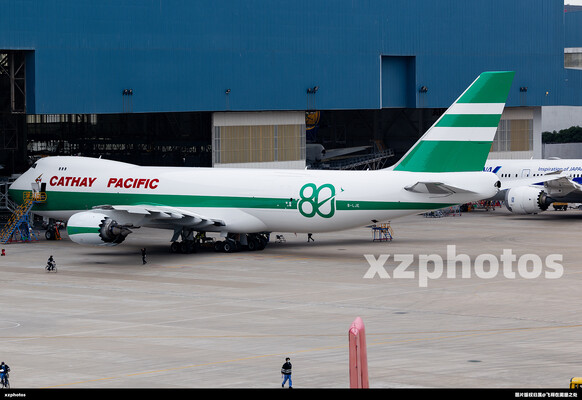 国泰航空复古纪念涂装747-8F货机亮相