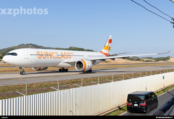 Sunclass Airlines 339