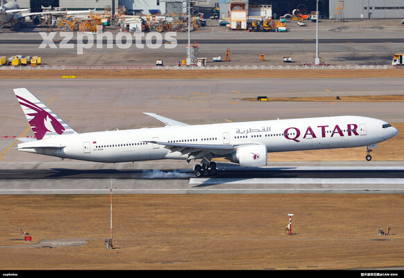 卡塔尔777落地HKG