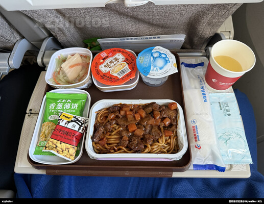 MU567上海-新加坡经济舱餐食