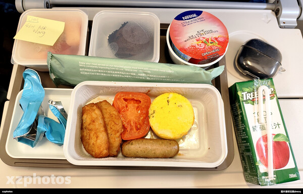 国泰航空CX334香港-北京经济舱儿童餐