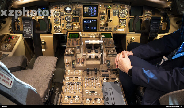 波音757-200驾驶舱