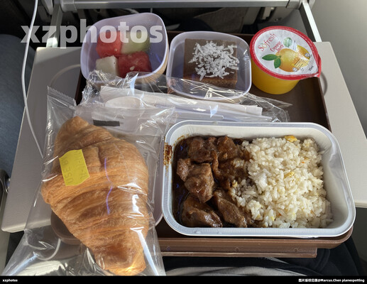 FM864 吉隆坡-上海浦东经济舱餐食