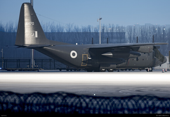 巴基斯坦空军C130抵达郑州