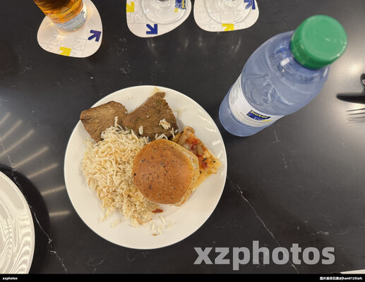 迪拜T3Ahlan休息室餐食