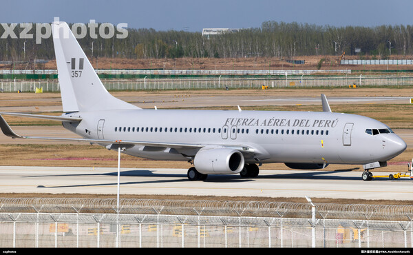 此前由幸福航空运营的b-220u（波音737-800客机）已被秘鲁空军购入以替换其运输高级官员的737-400，先已更换秘鲁空军涂装，编号357，其将于4月7日飞抵秘鲁服役