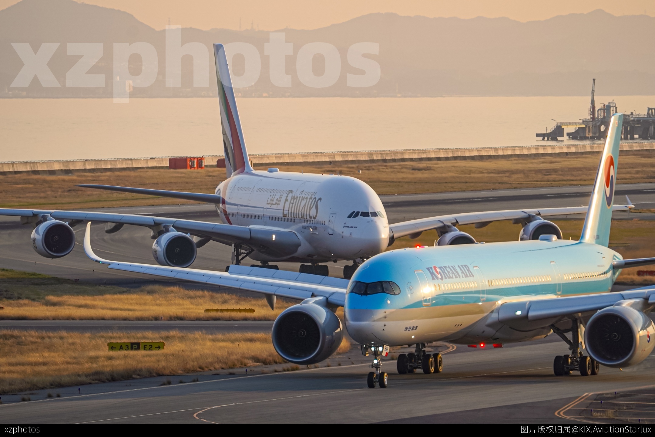A380与A350同框