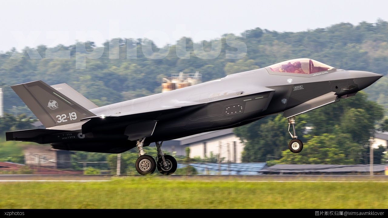 F35