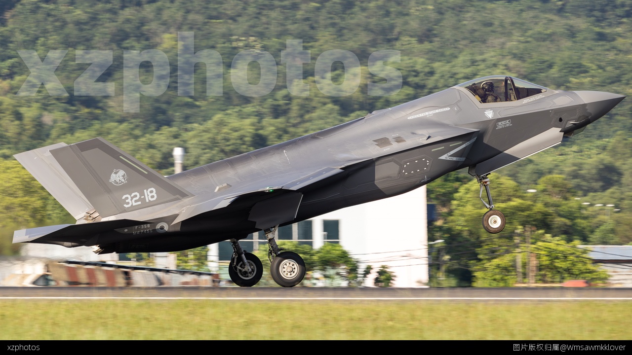 F35