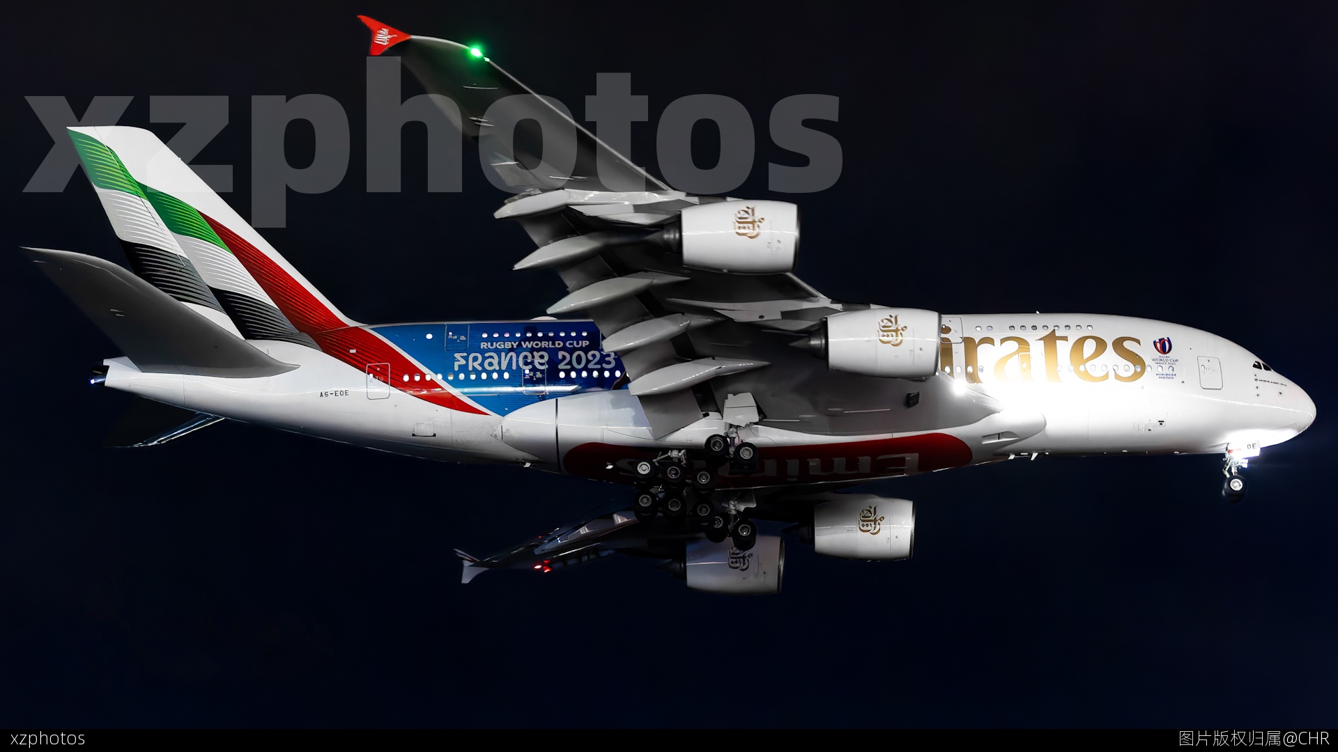 EK362 DXB-CAN