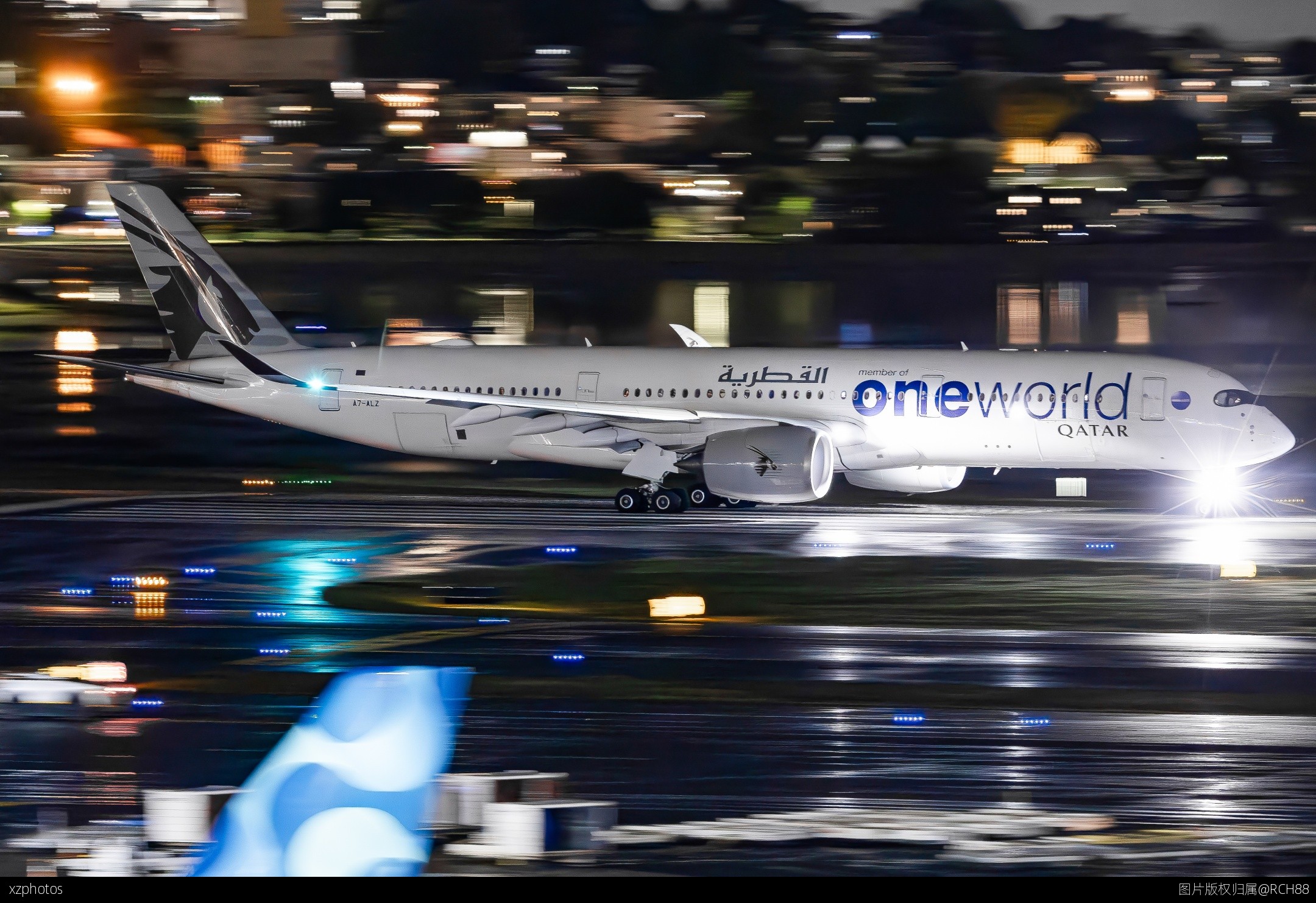 Qatar A350-900 departing Boston 15L