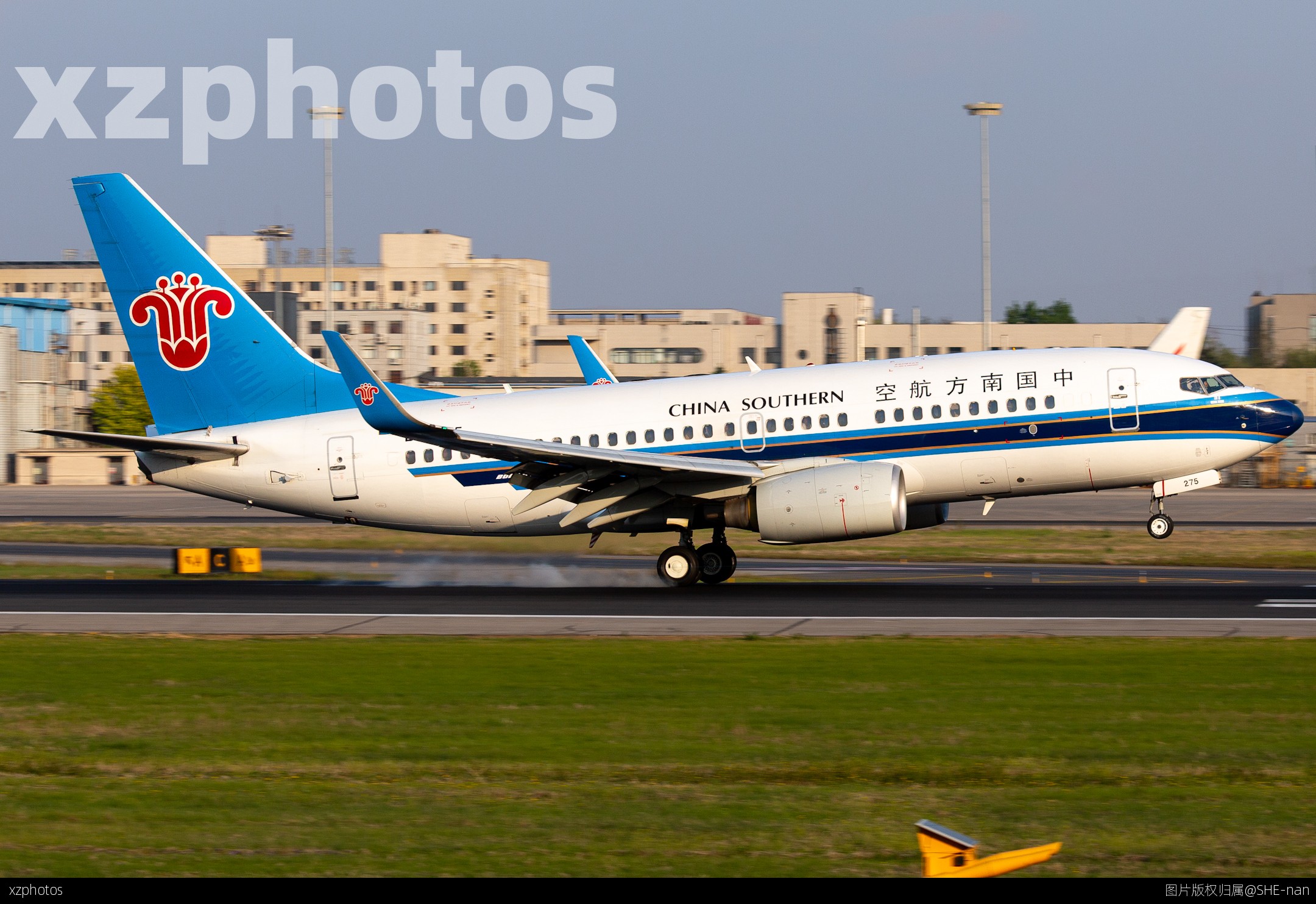 737-700