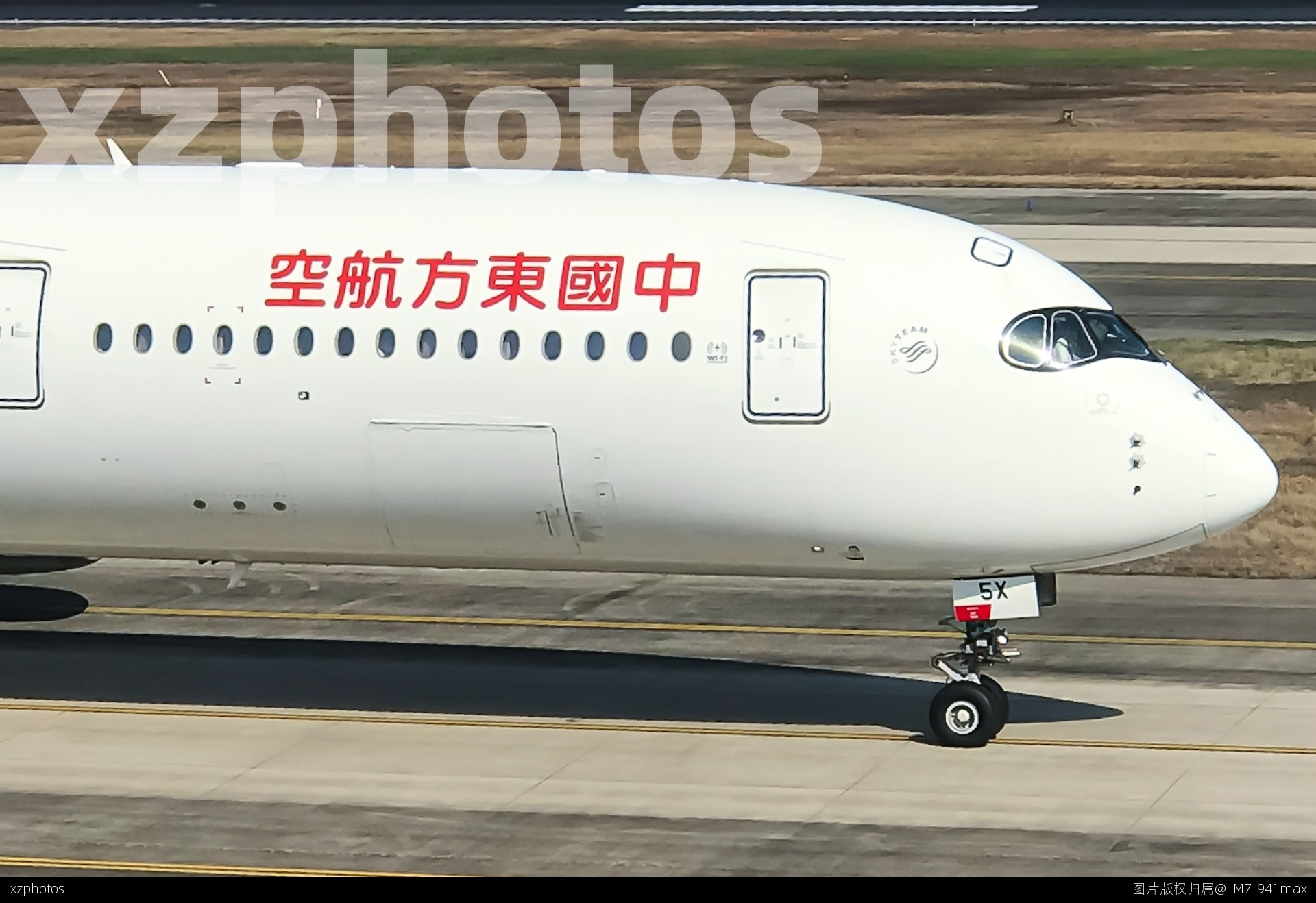 东航359