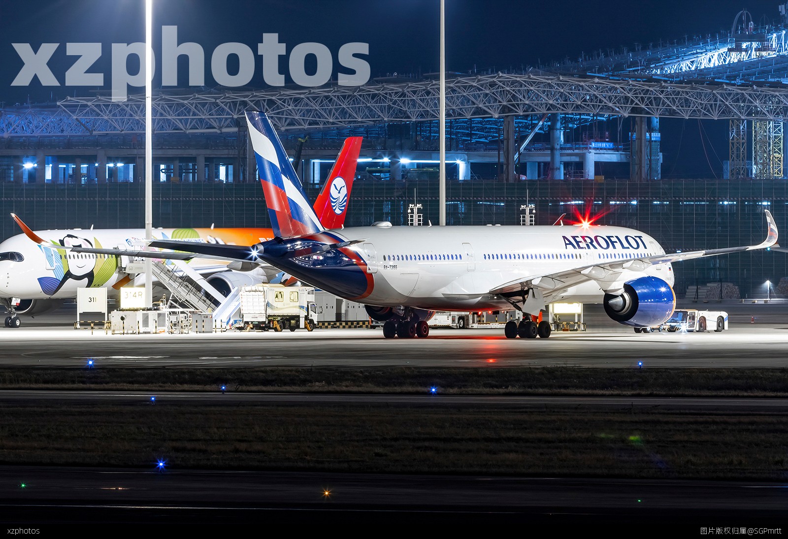 俄罗斯航空A350墨镜