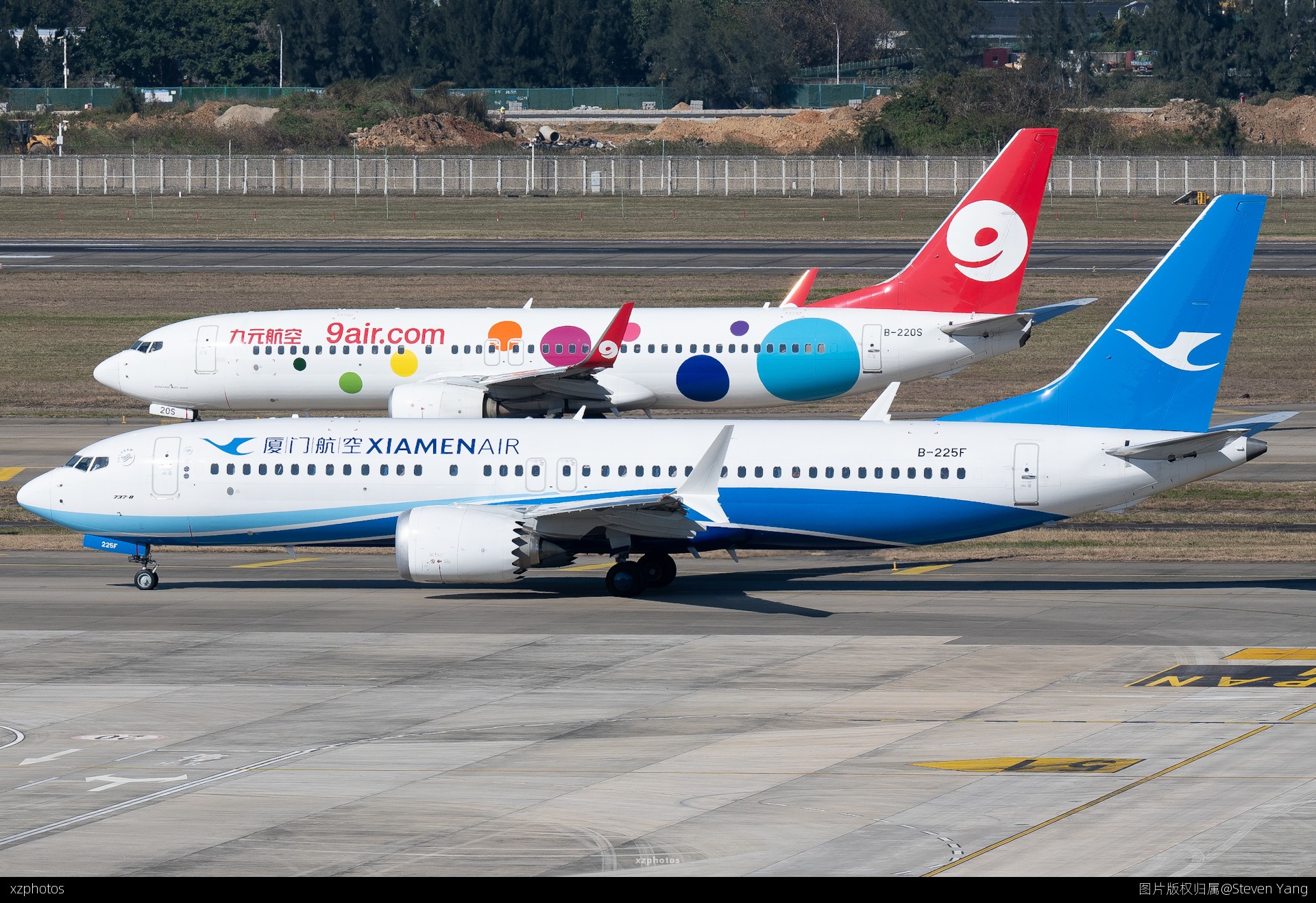 1 frame 2 aircrafts