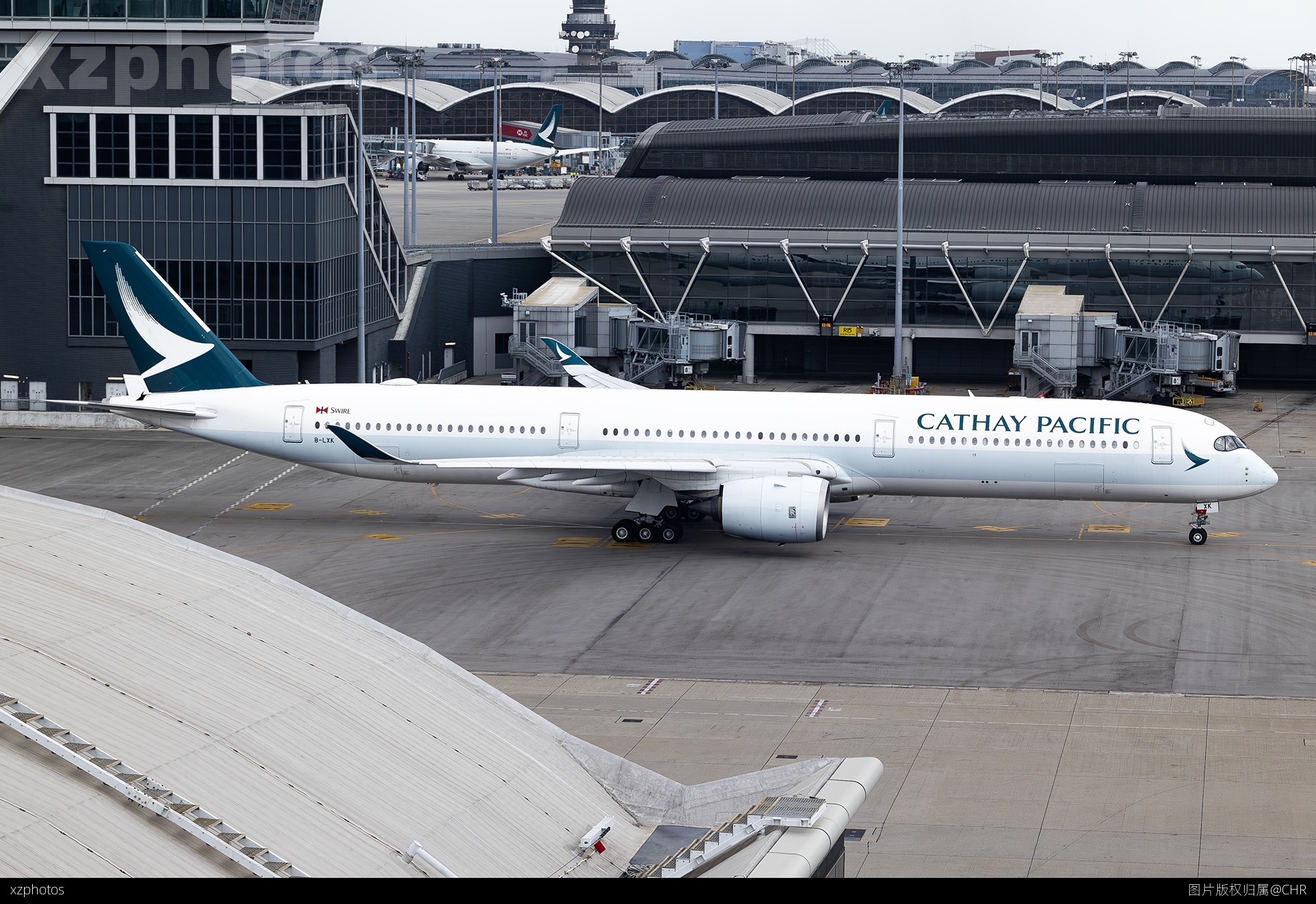 CX828 HKG-YYZ