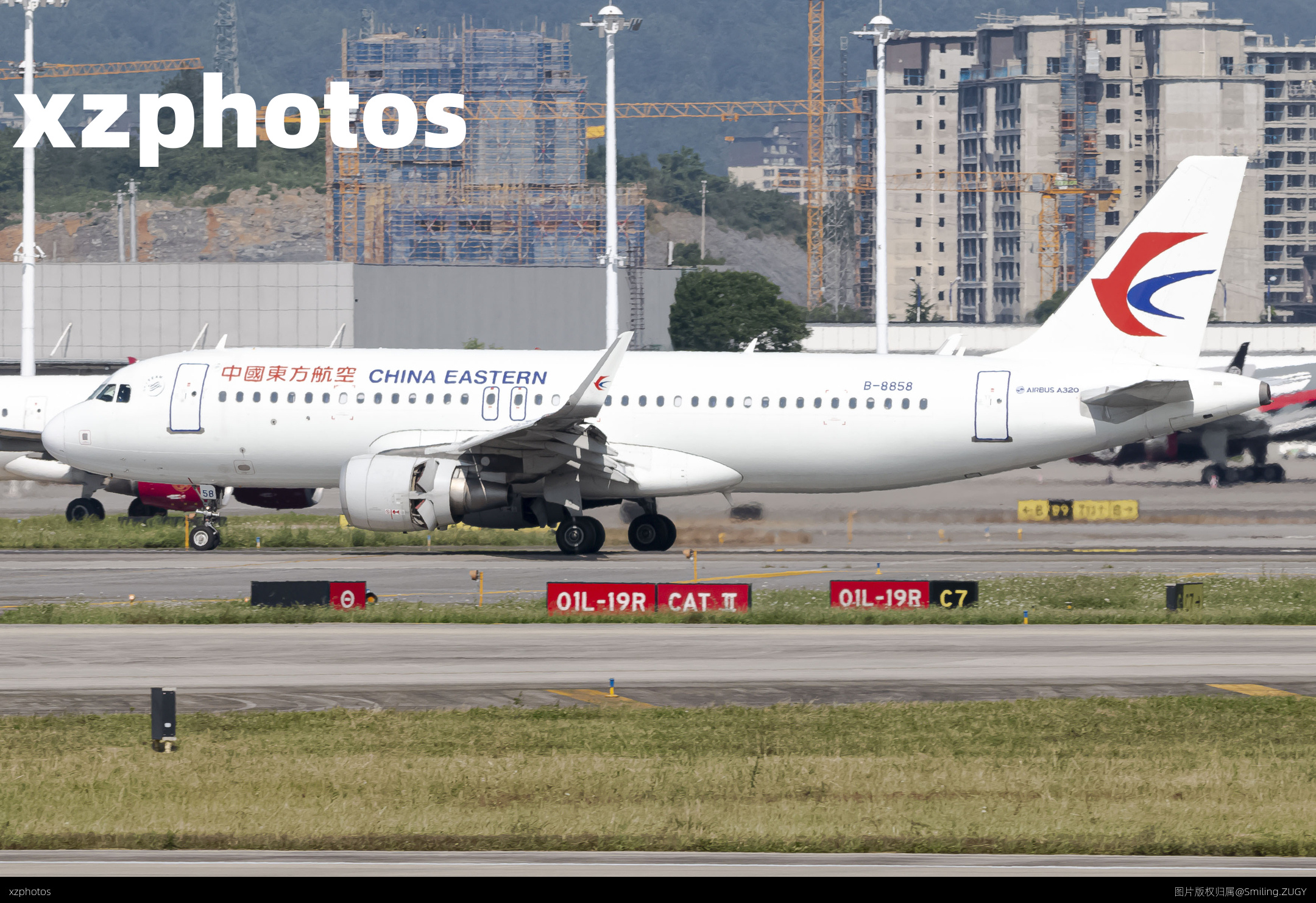 东航320