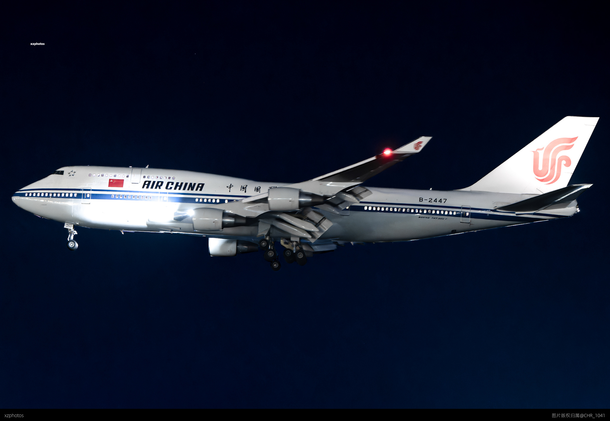 国航B747-400深夜落地北京