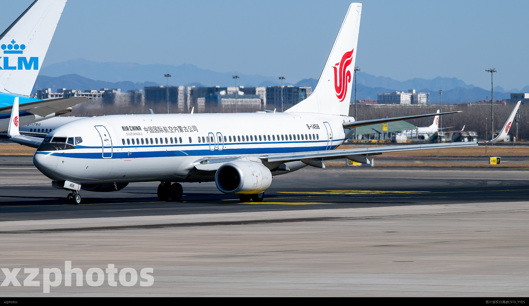 737