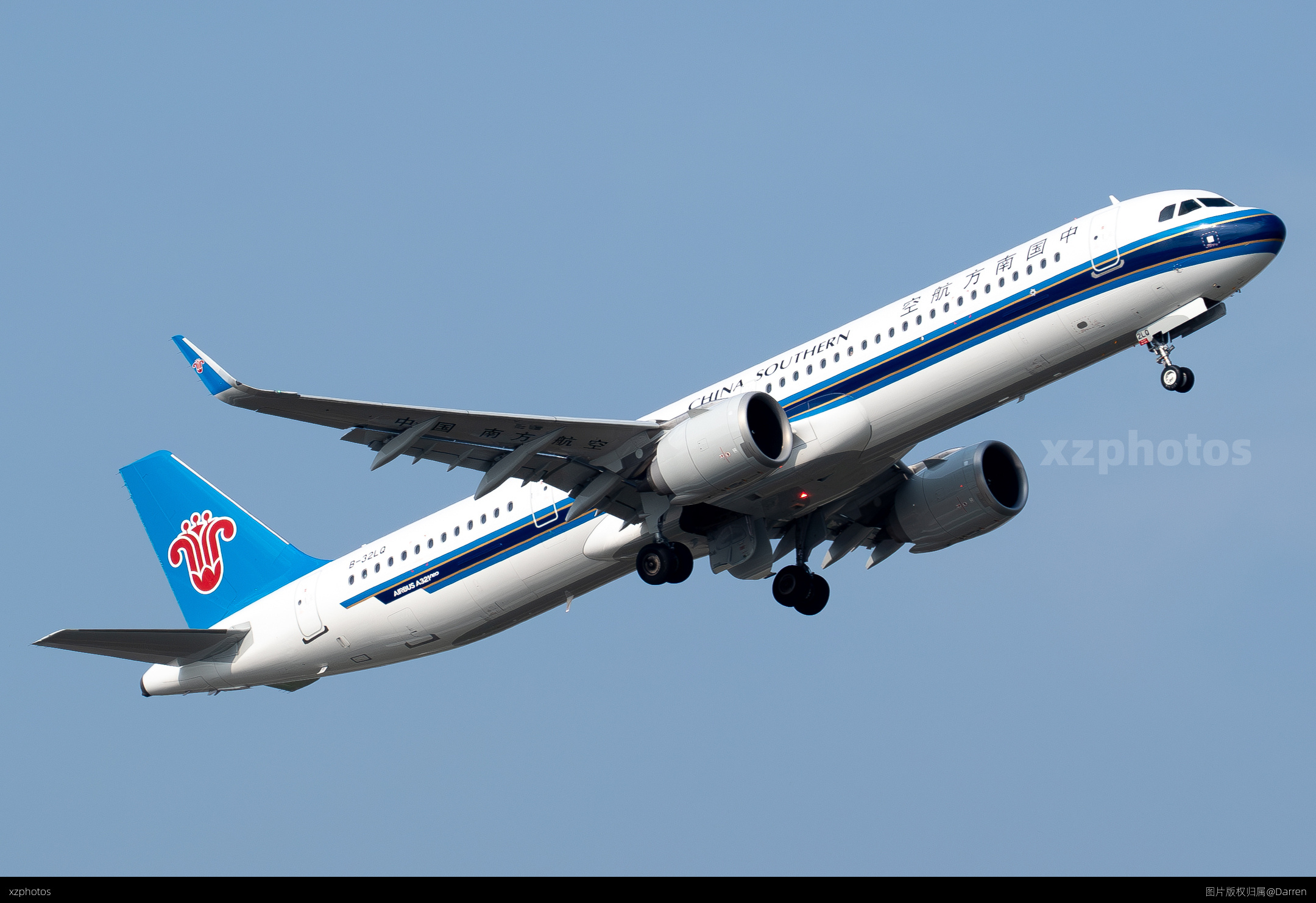 B-32LQ