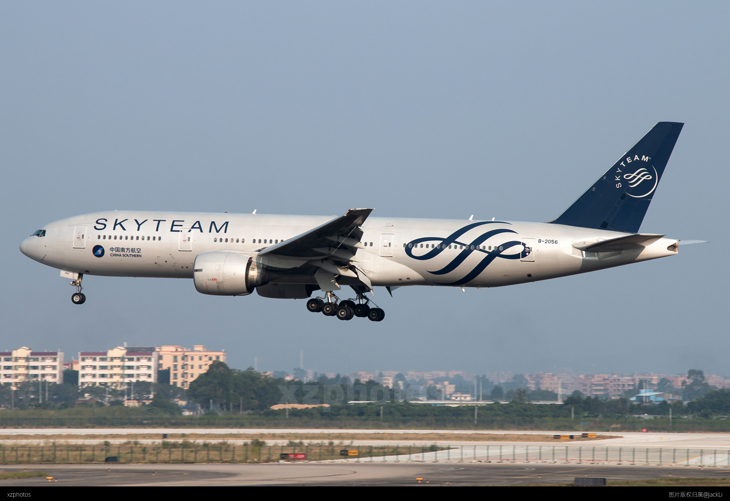 中国南方航空 777-200 B-2056