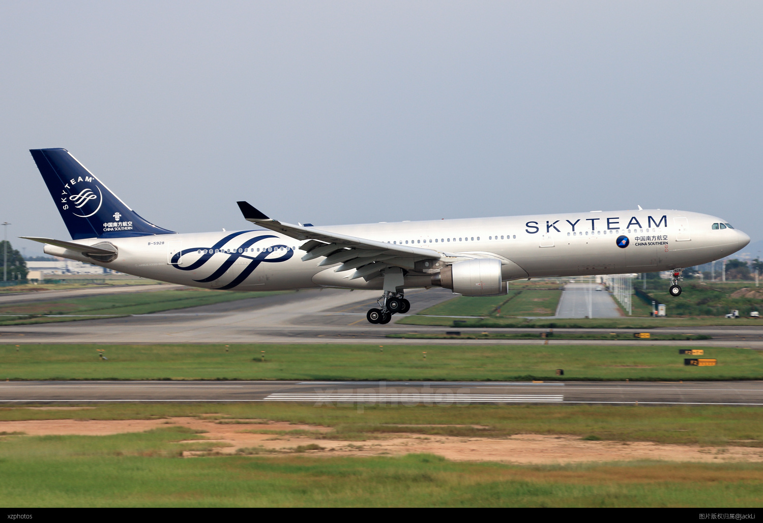 中国南方航空 A330-300 B-5928