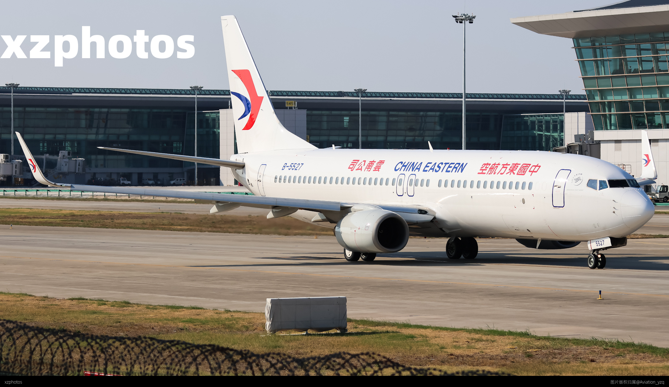 东航737