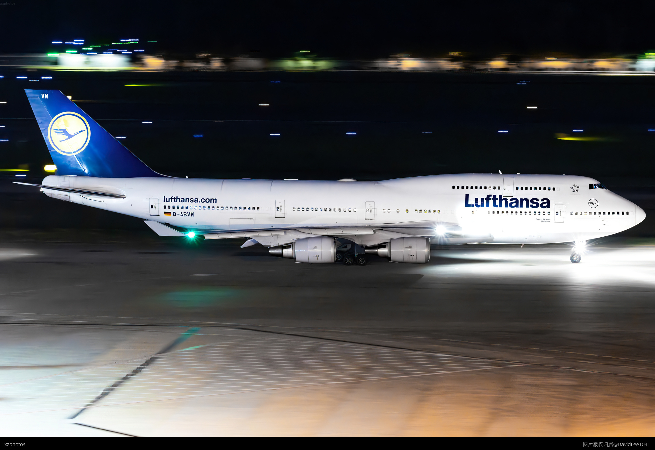 744 NIGHT SHOT